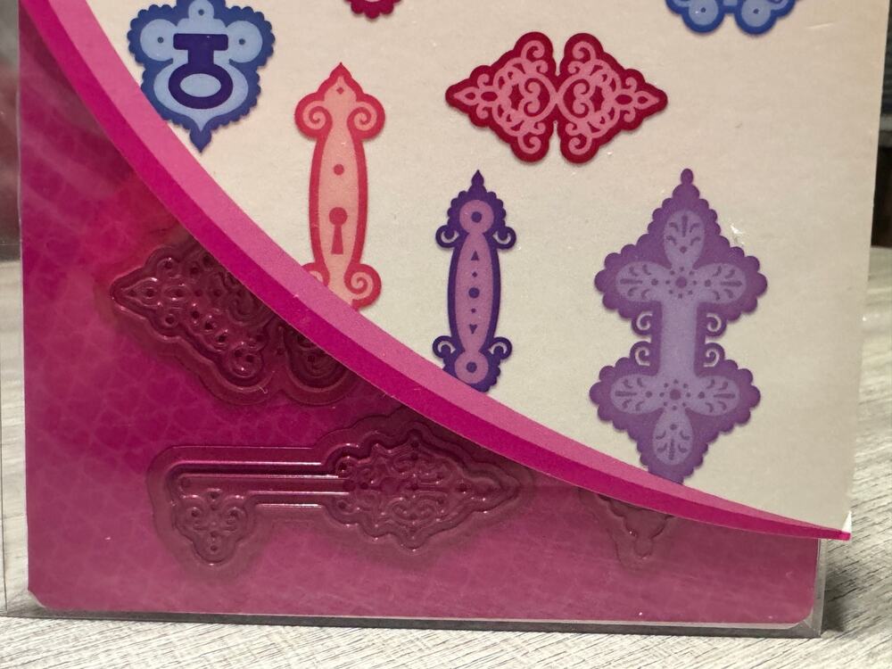 Heartfelt Creations Window Hinges Dies HCD1-7285 19 Pc NEW Sealed Retired Keys
